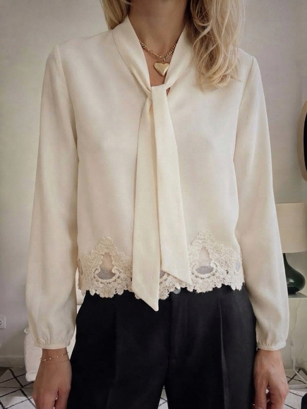 Joie Cream Lace Blouse Size XS Longsleeve New
